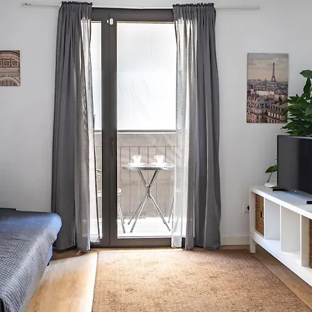 Lägenhet Staycampnou 3br With Balcony L'Hospitalet de Llobregat
